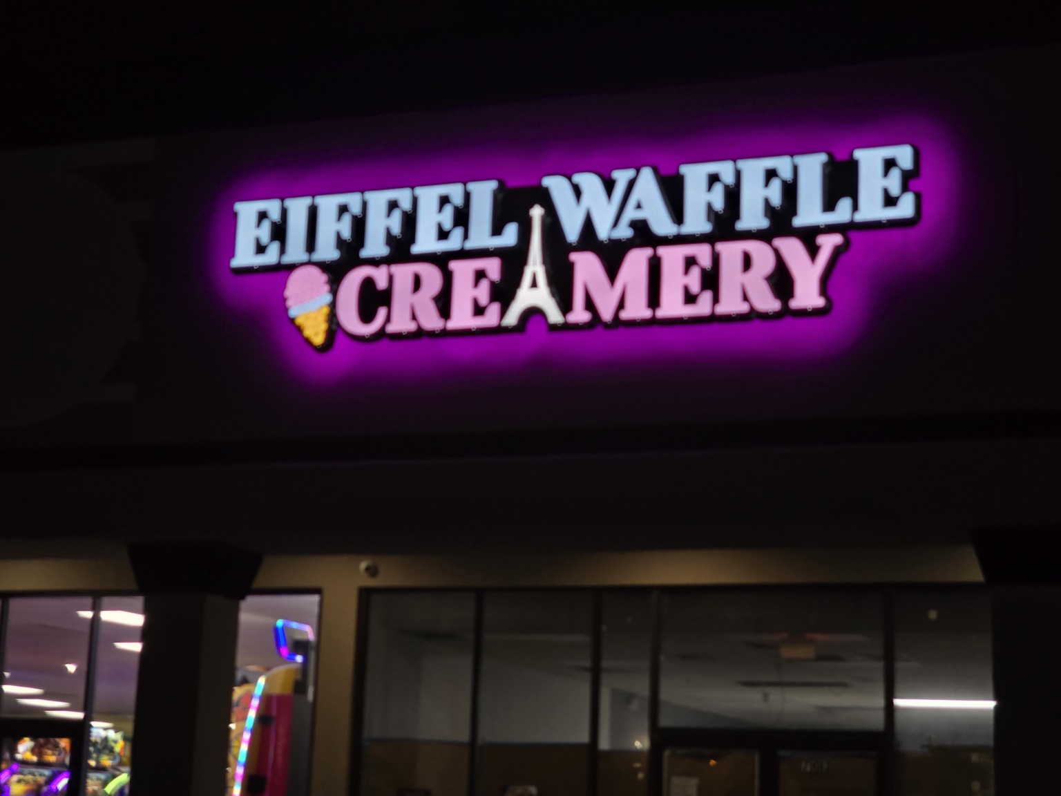 Eiffel Waffle Creamery